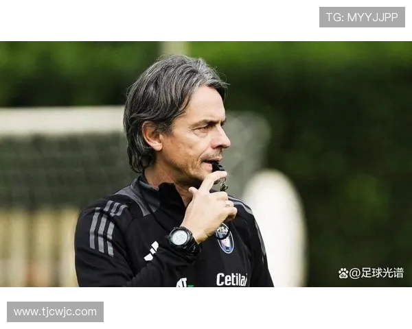 菲利波因扎吉从神奇前锋到绿茵导师的人生轨迹与足球智慧探索 菲利波因扎吉从神奇前锋到绿茵导师的人生轨迹与足球智慧探索