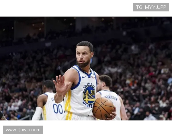 小牛队对阵勇士库里狂砍51分展现超级巨星风采